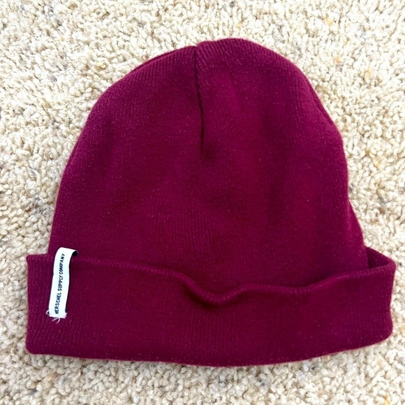 Herschel Deep Maroon Beanie Hat - Cotton Blend Snowboard Outdoor Warm Soft Cozy - Picture 1 of 4